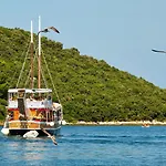 Beautiful Lakora With Pool In Porec *