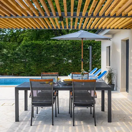 Beautiful Lakora With Pool In Porec Вилла Kirmenjak