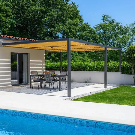 Beautiful Lakora With Pool In Porec Вилла