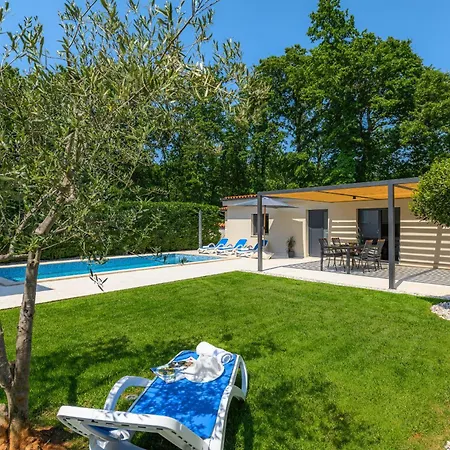 Beautiful Lakora With Pool In Porec Villa *