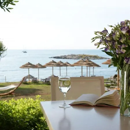 Beautiful Lakora With Pool In Porec Вилла Kirmenjak