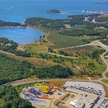 Beautiful Lakora With Pool In Porec *